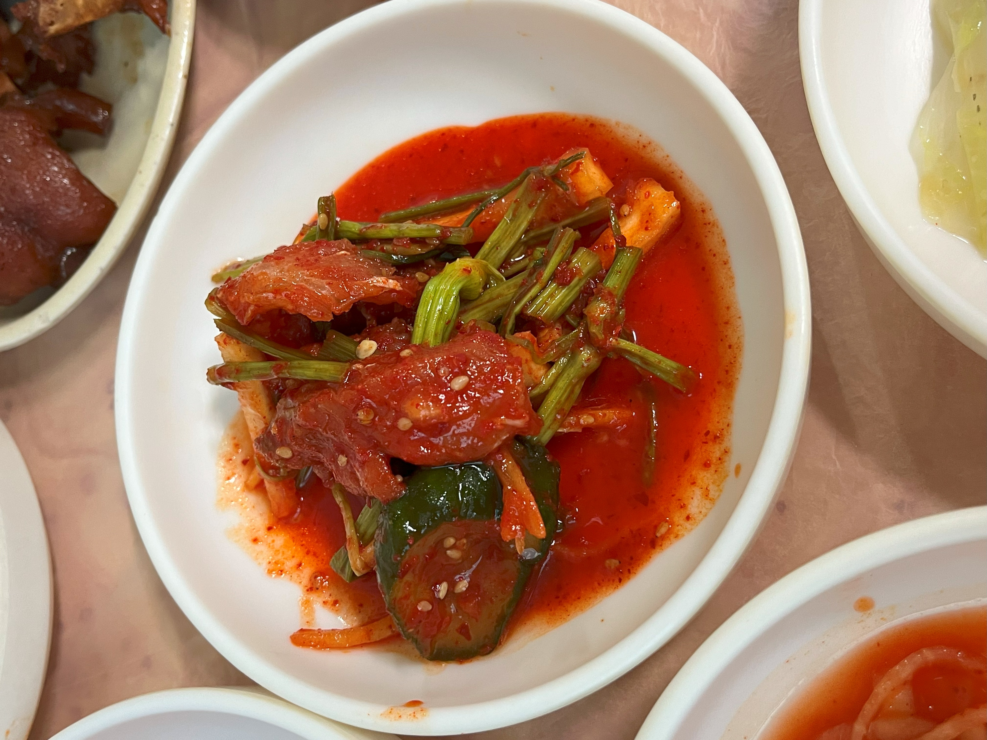 한성식당 반찬인 간재미 무침