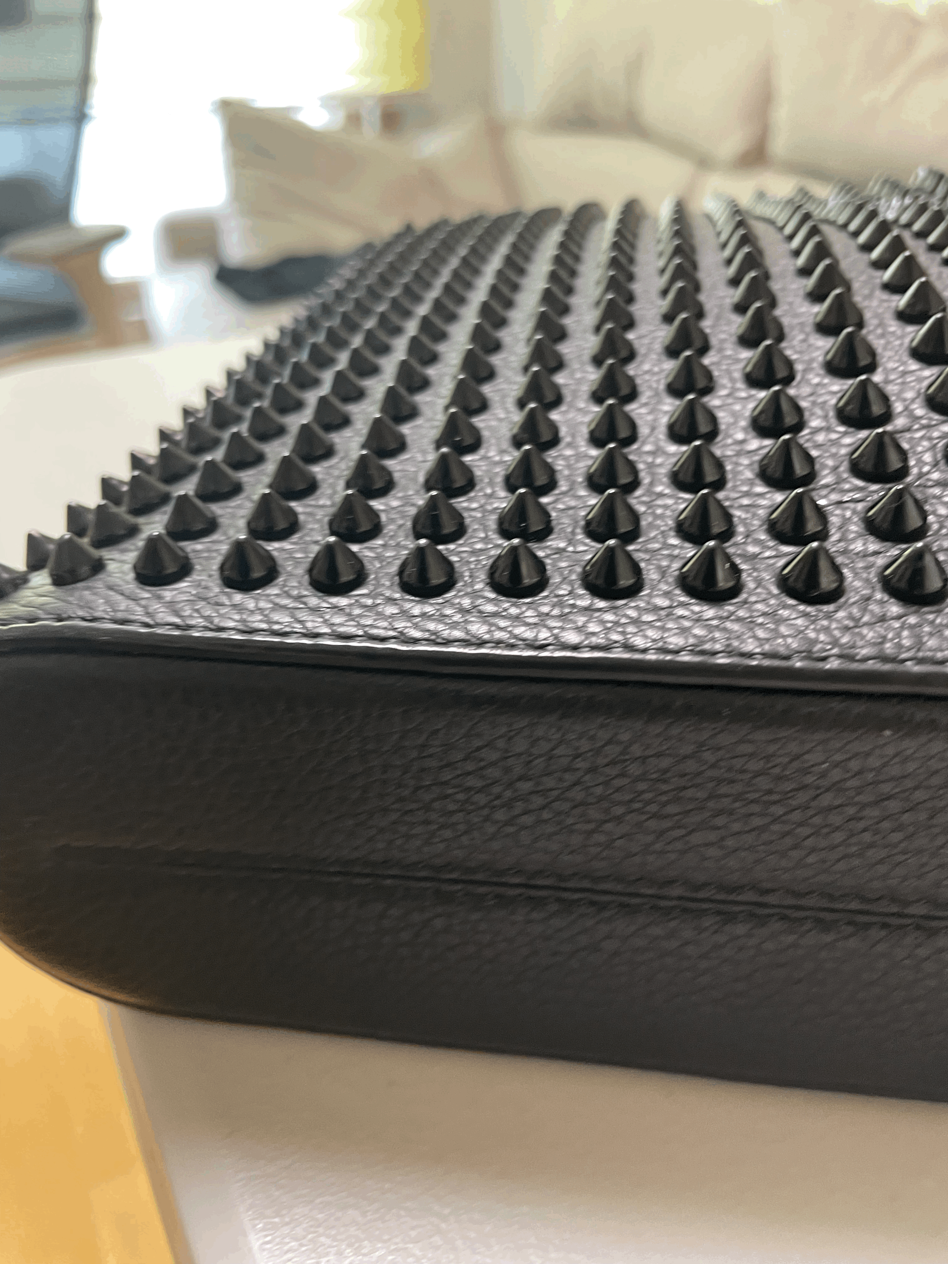 크리스천 루부탱 메신저 가방 폭