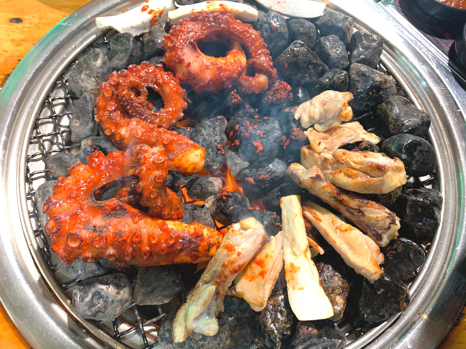 윤스꼬맥반석숯불문어와닭갈비