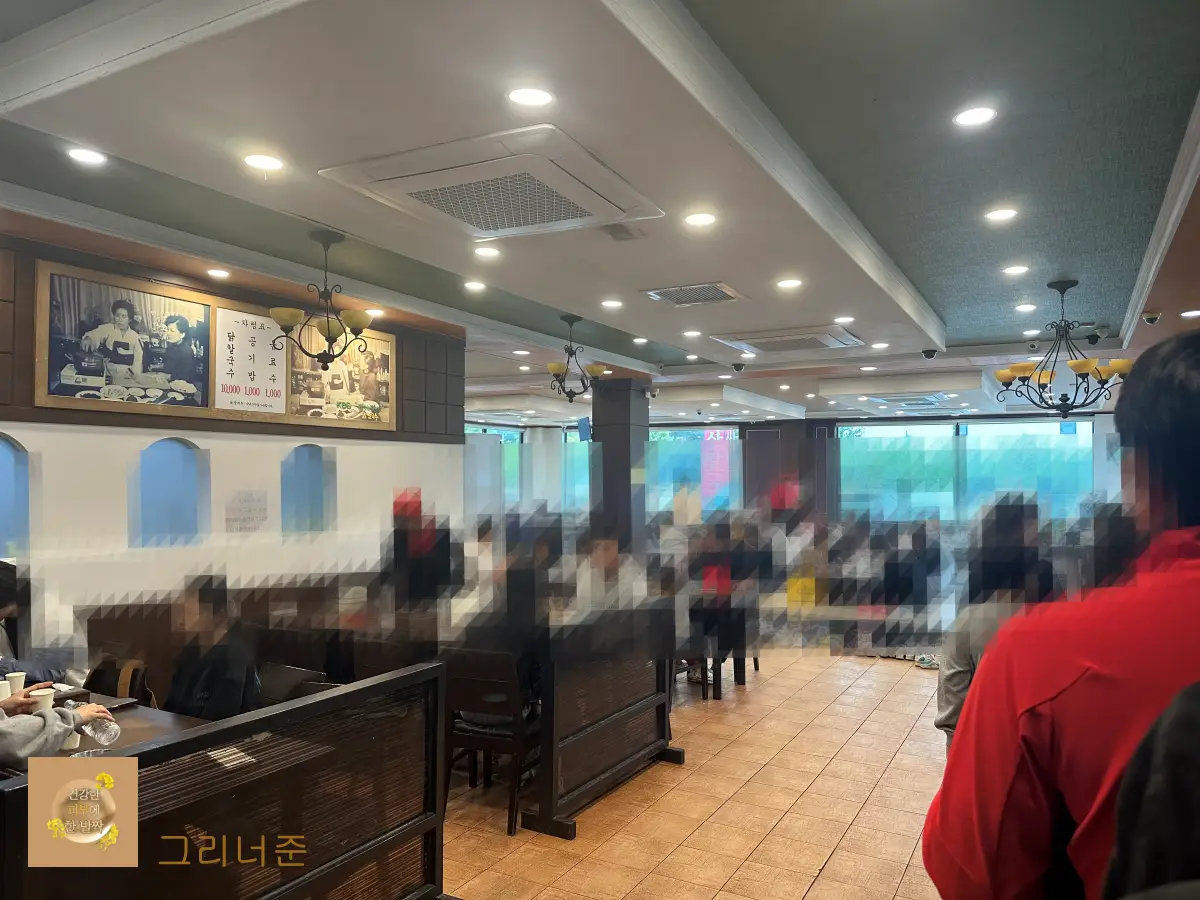 일산-칼국수-본점-내부-모습