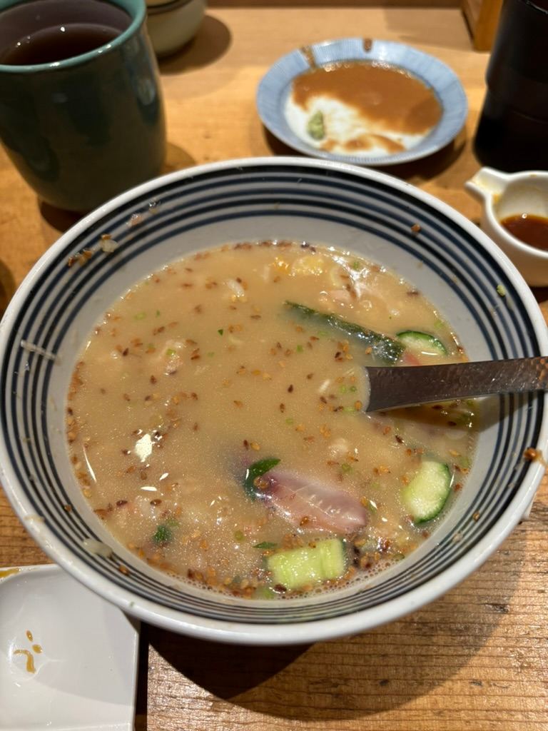 마지막에 도미국물에 말아먹는건데, 이건 입맛에 맞았다. 적당히 짭잘