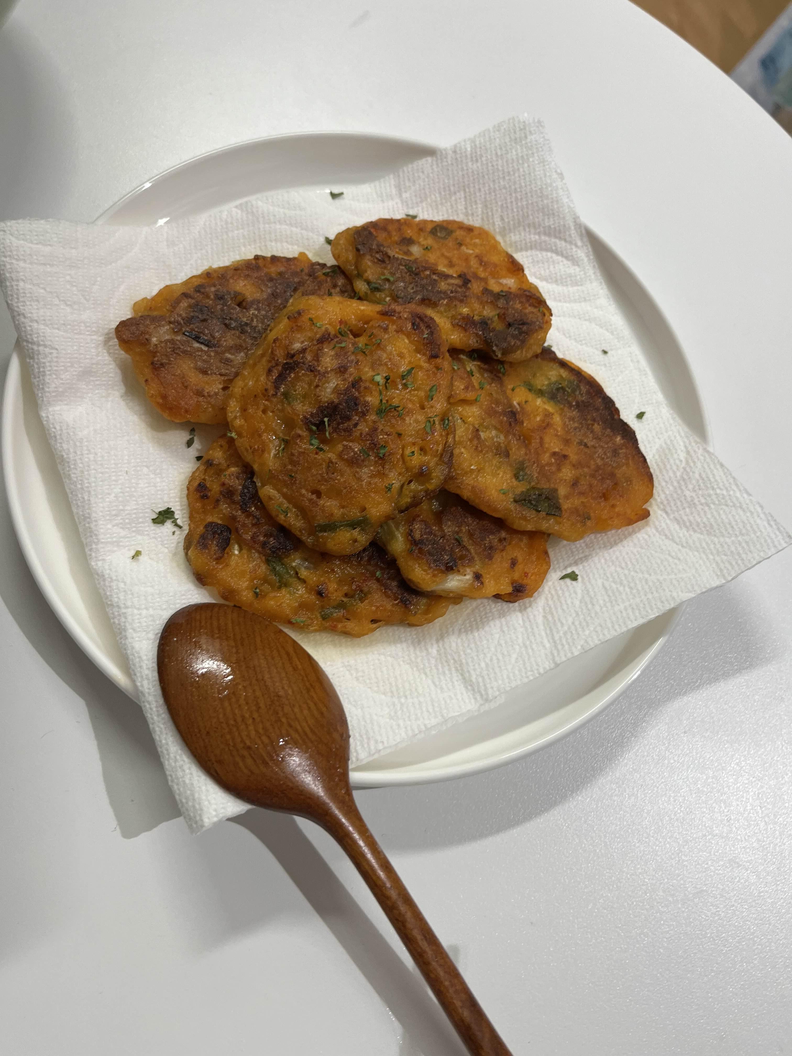 마켓컬리 한입 아삭 김치전 사진