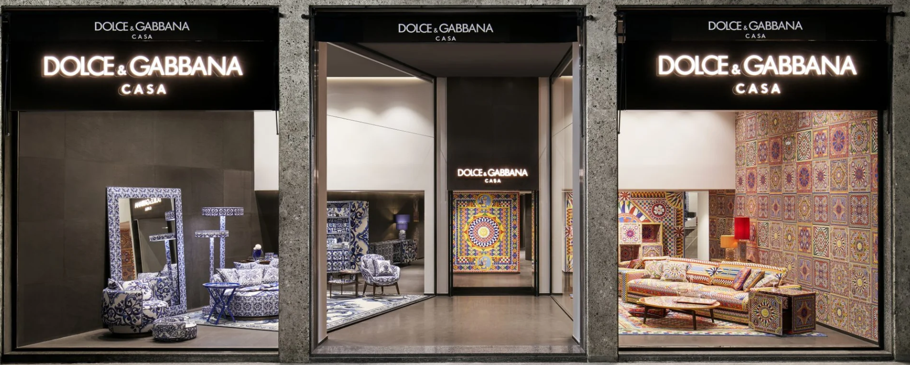 돌체 앤 가바나(Dolce & Gabbana)는 이탈리아 전통과 현대적인 감각을 조화시킨 독특한 브랜드로, 마돈나와의 파격적인 협업과 법정 논란 등 여러 흥미로운 이야기를 통해 대중의 사랑을 받았습니다.