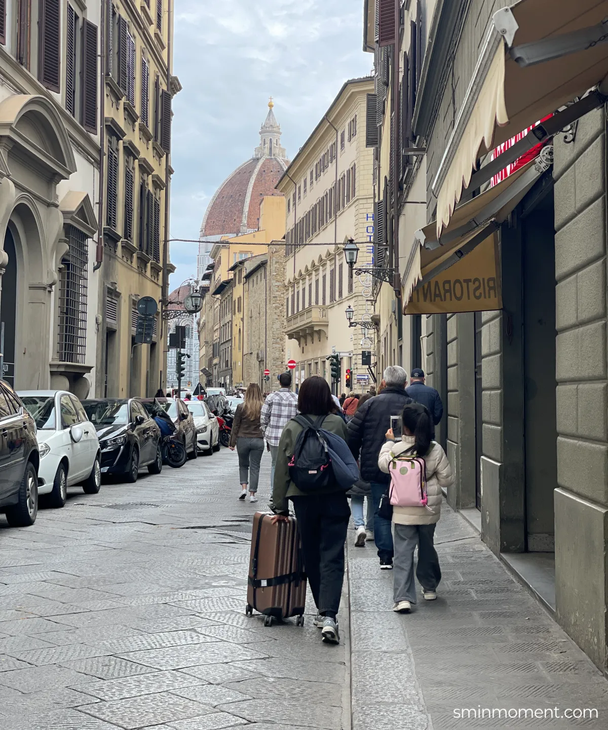 팩세이프-이용후기-짐이동시-다른가방-같이-길걷기