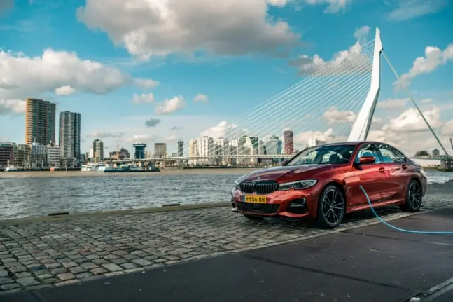 2022 BMW 320e 실구매가 모의견적 연비 실내 디자인 인테리어 총정리