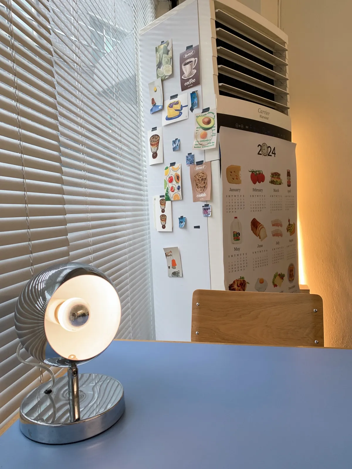 네이비카페-블루-테이블