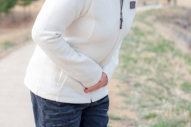 자궁경부암 배아파하는 여성