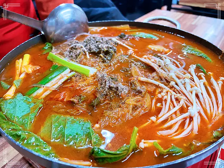 생방송오늘저녁 영등포구 당산역 잊을 수 없는 추억의 맛 감자탕 맛집 추천