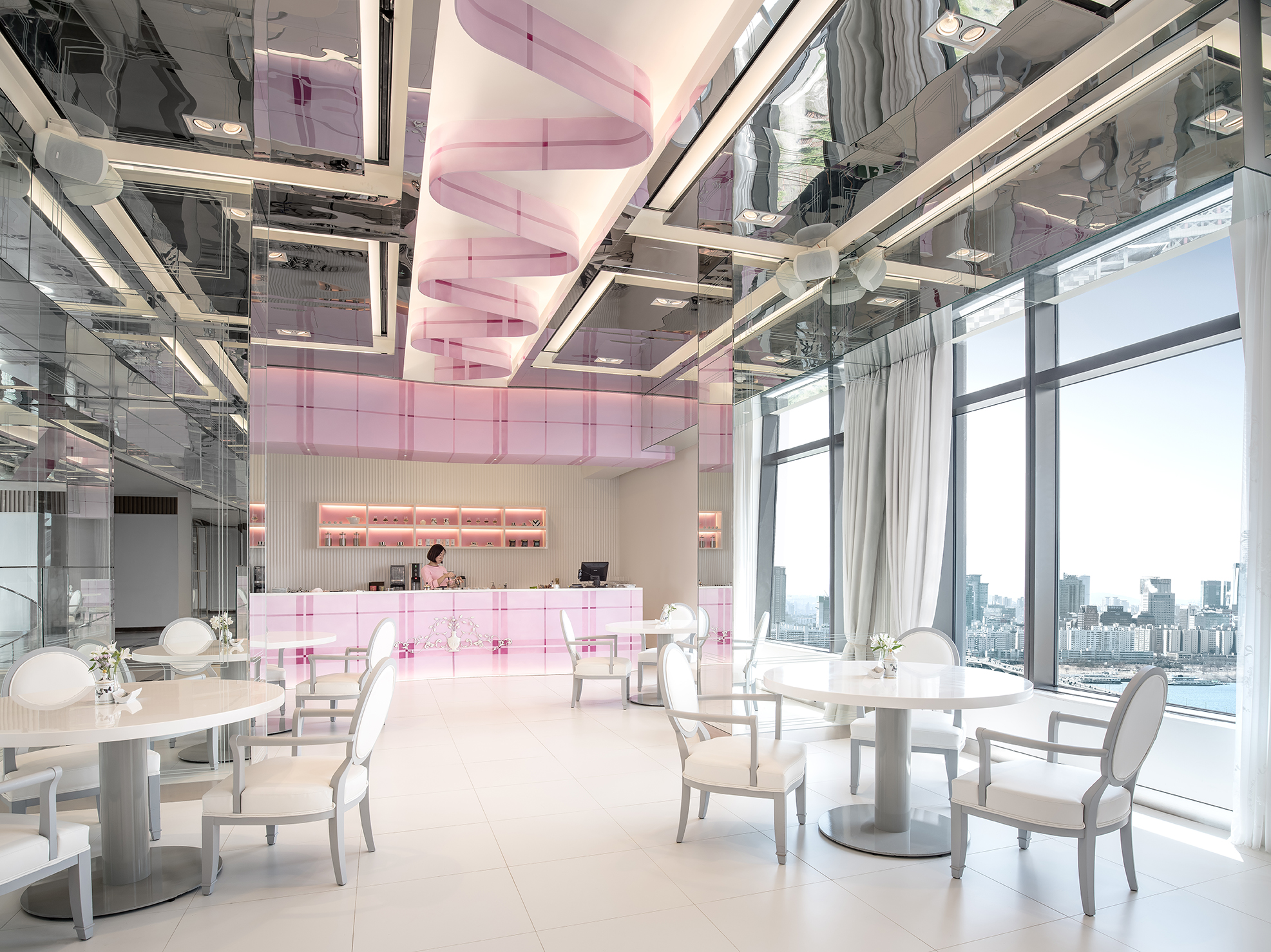 노보텔 앰배서더 용산 호텔 kkday 3만원 할인쿠폰 (~01.16) 119,000원!