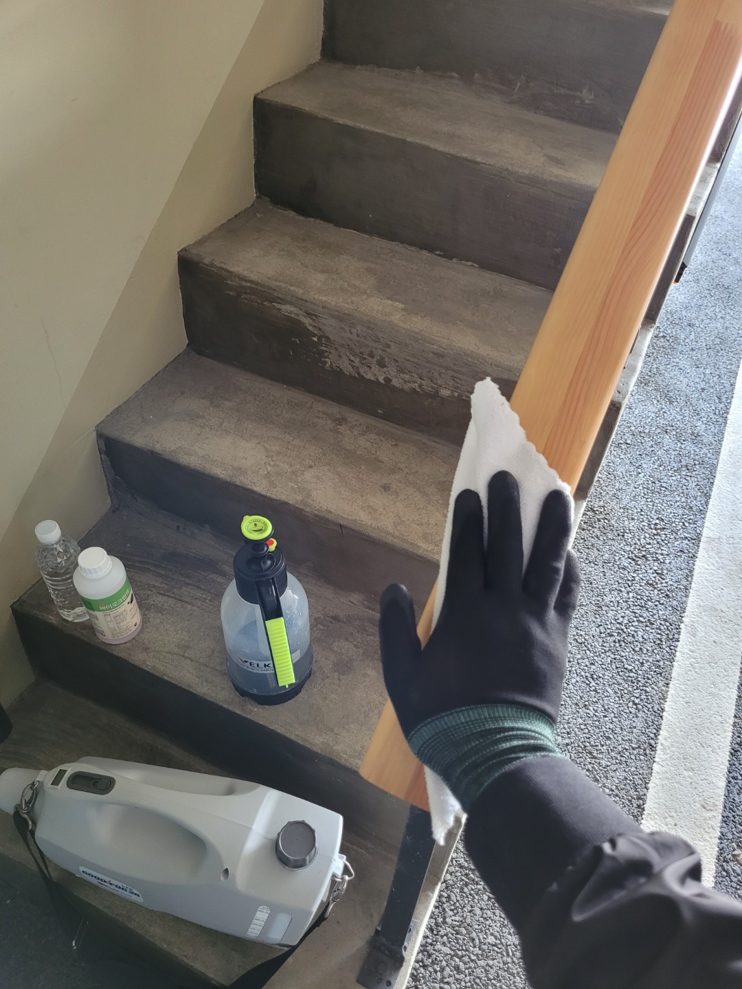 매일 철저한 방역 & 소독 관리