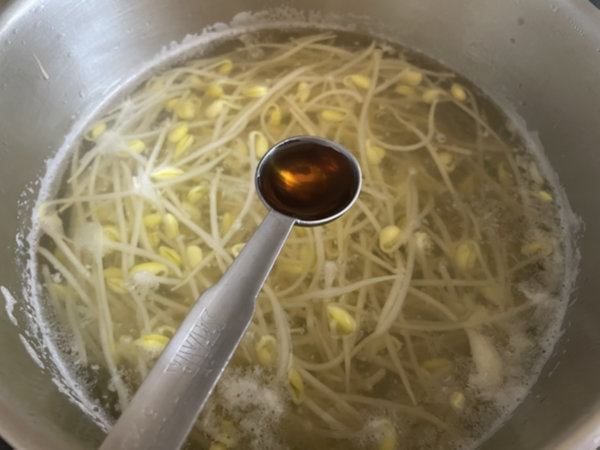 콩나물국 맛있게 만드는 법 - 액젓이나 새우젓으로 감질맛 추가, 1작은술만