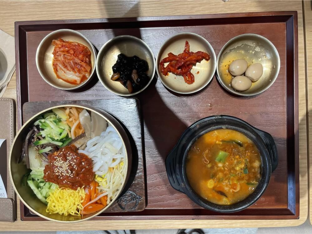 가족회관-더현대서울-전주비빔밥-차돌된장찌개-여의상-모습