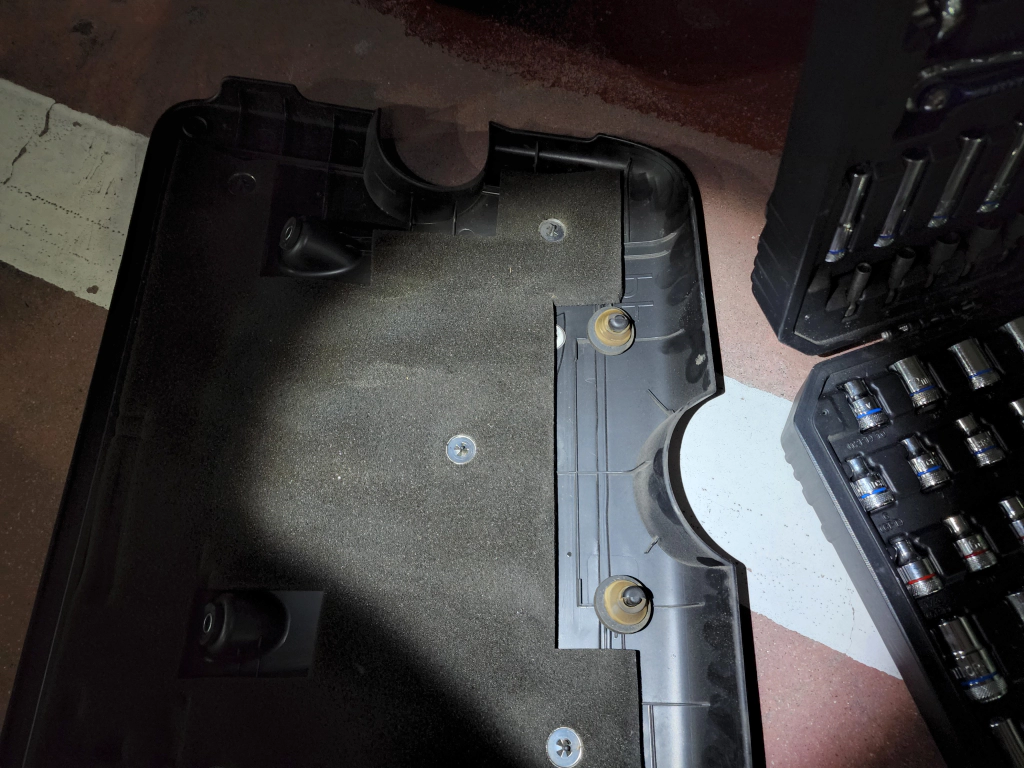 하단의 고무 패킹 모양