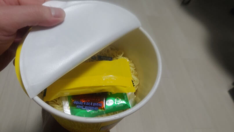 종이 컵라면