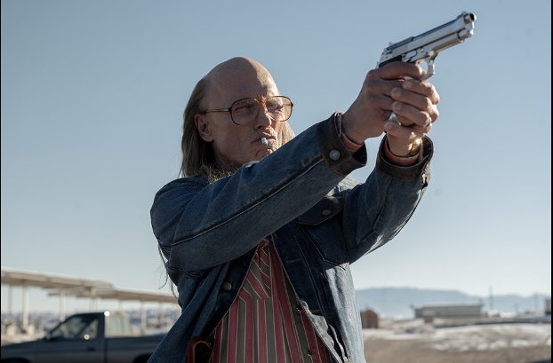 러브 라이즈 블리딩 장면