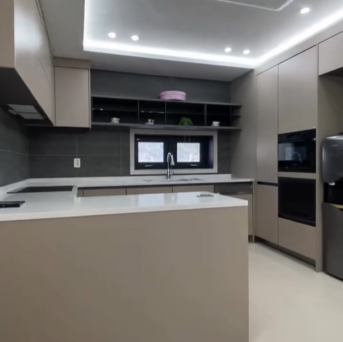 넓은 주방 공간 , 어머니들의 꿈의 공간과 옵션들