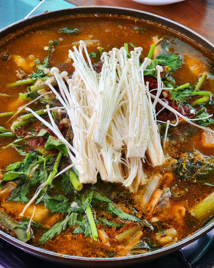 생생정보 괴산 매운탕 맛집 위치 및 정보(괴산 민물매운탕 맛집)
