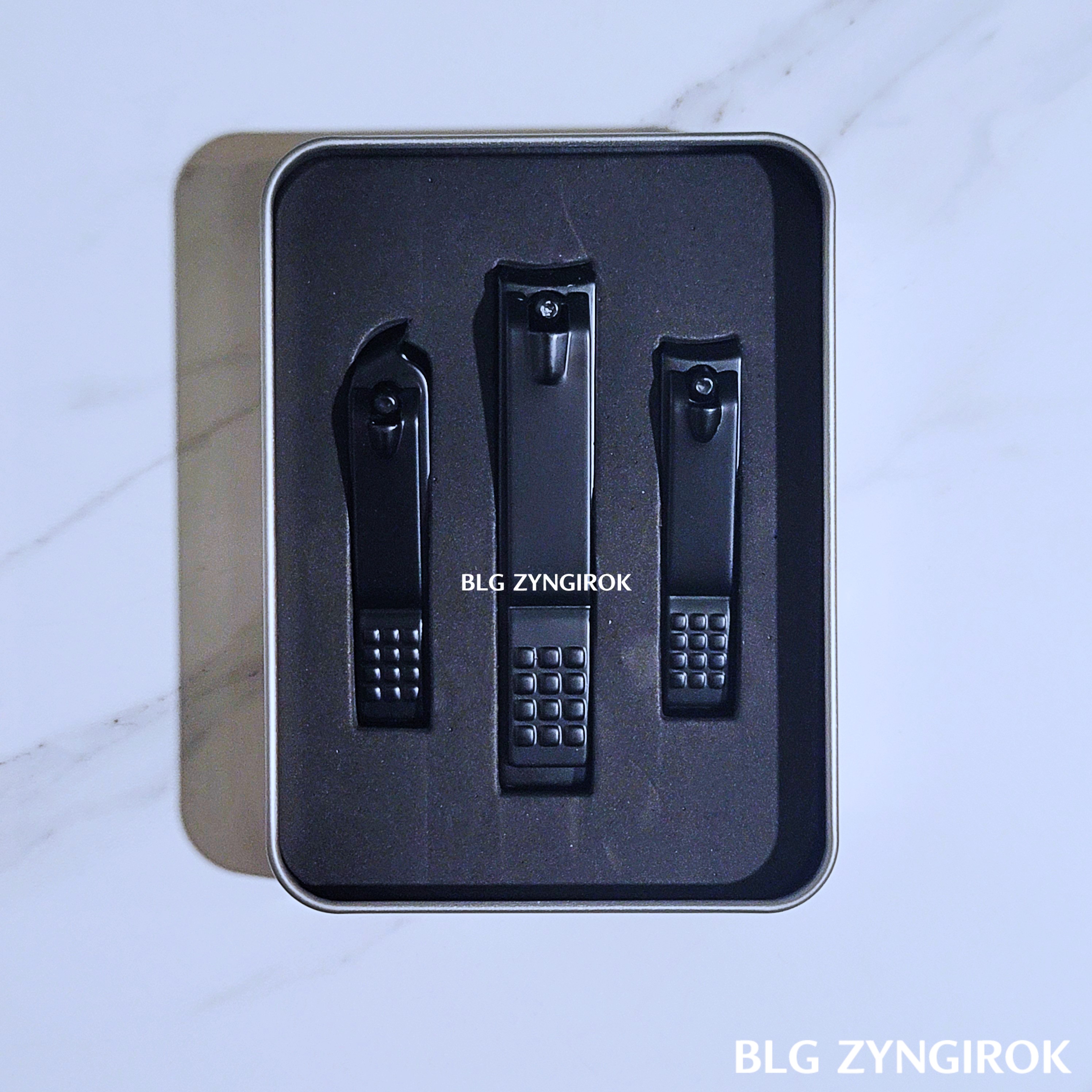 틴케이스 안에 손톱깍이 3개가 들어있다.