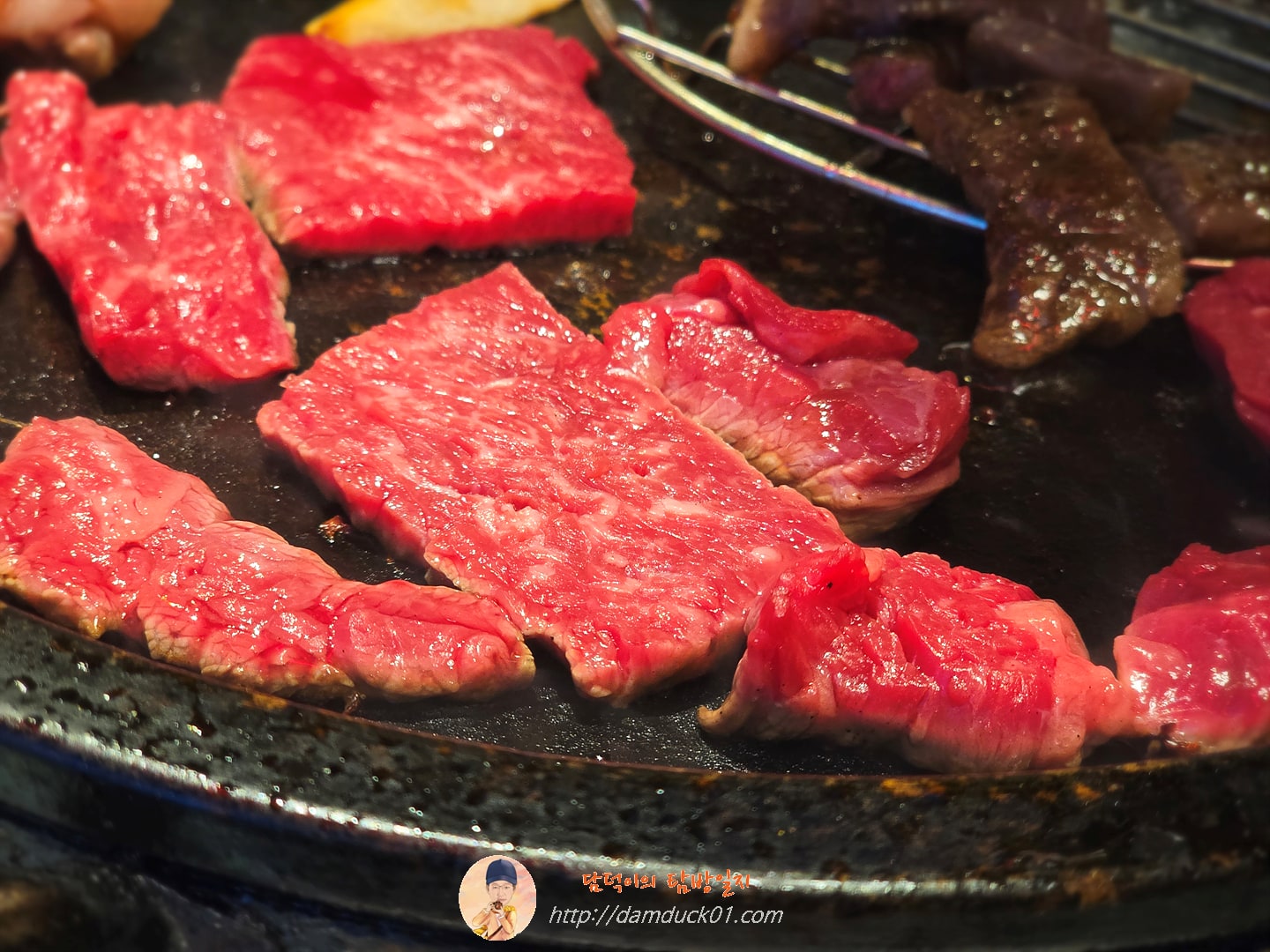 꾸석지돌판한우