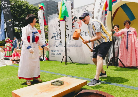 단오날짜 2025 단오 뜻 유래 한자 음식 풍습 강릉단오제 행사 놀이