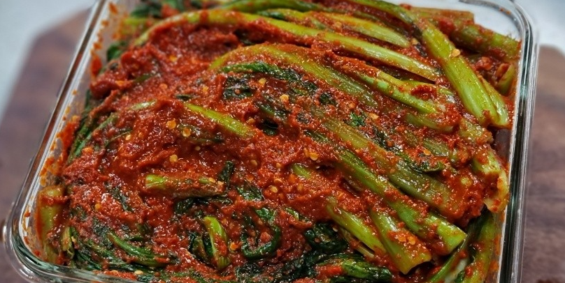 맛있게 익어 있는 갓김치