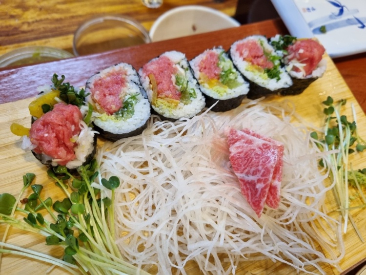 풍문으로 들었소 무한리필 뱃살 가마도로 배꼽살 참다랑어 참치회 맛있는 횟집 홍대 연남동 맛집 추천