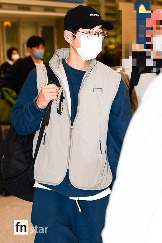 송중기공항패션