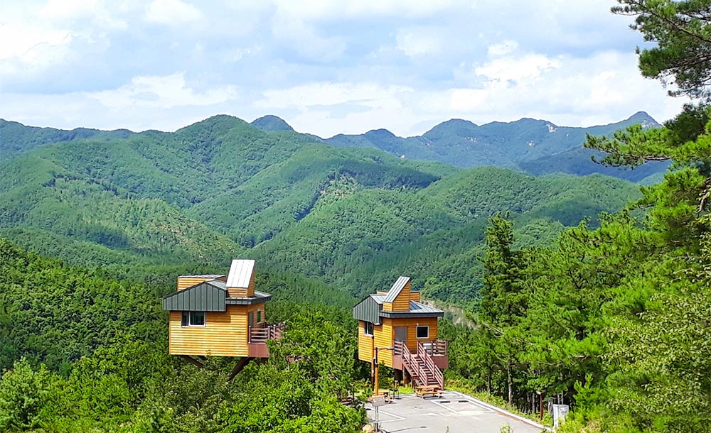 무주향로산자연휴양림의 절경을 볼 수있는 숲솦나무집(트리하우스)
