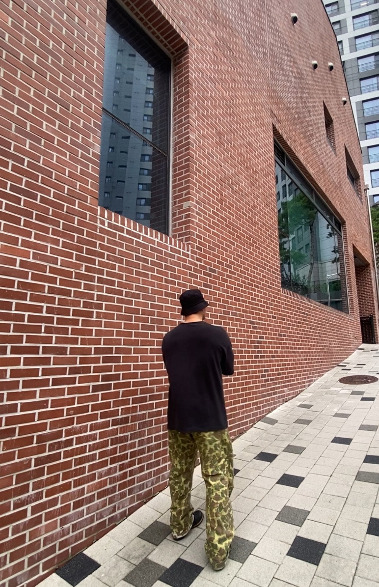 데일리룩(2024. 7. 23.)루오에스펙 오버핏 버킷햇 블랙, 어커버 오버핏 반팔, 브론슨 BRONSON M43 덕헌팅 카모 카고팬츠 카모바지, 레드윙 아이언레인저 블랙 하니스