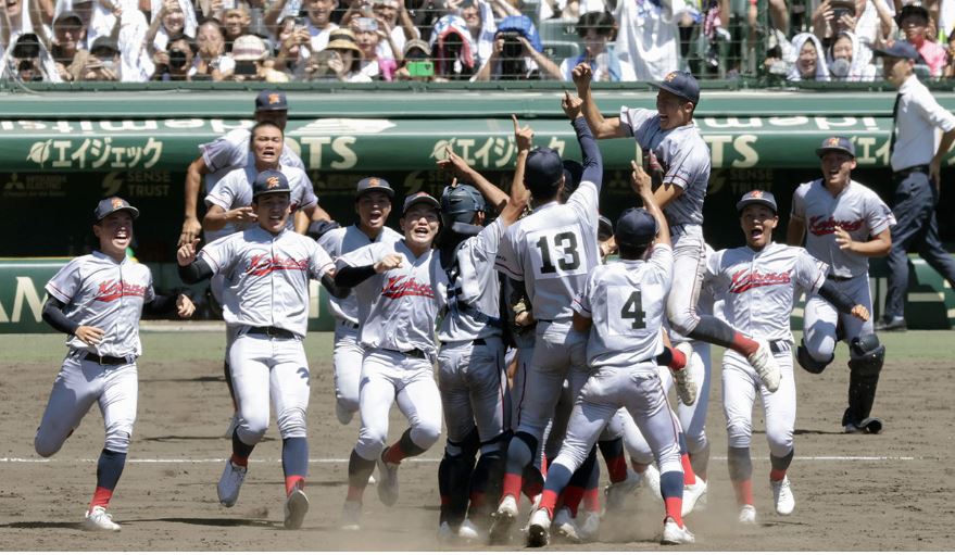 교토국제고, 우승을 만끽하다 1