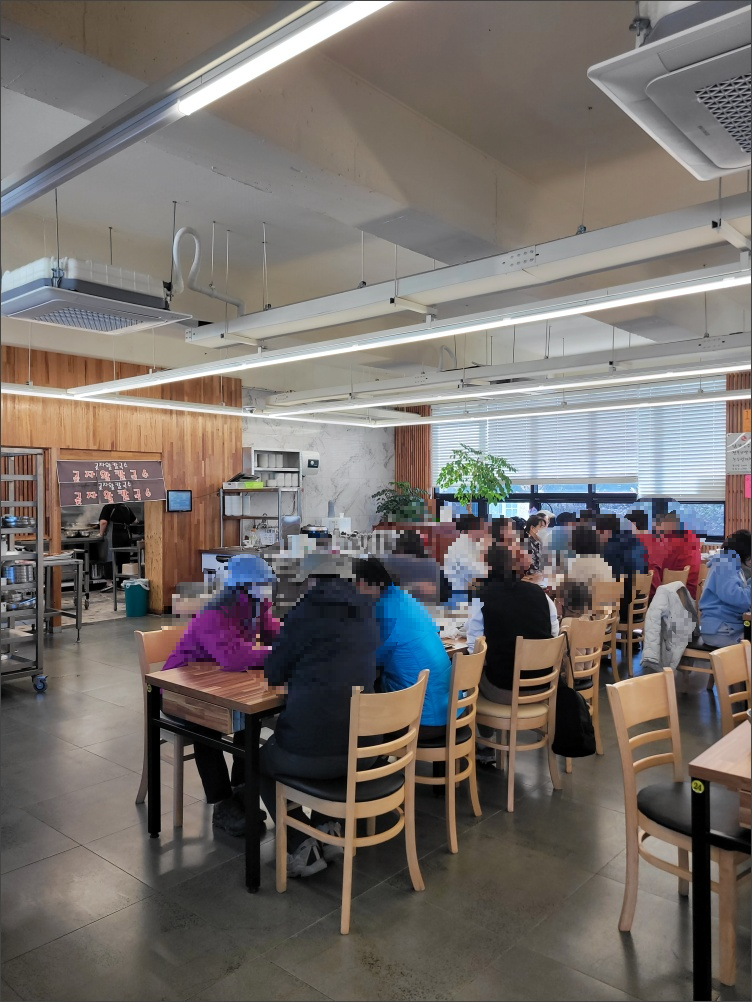 교래곶자왈손칼국수-내부