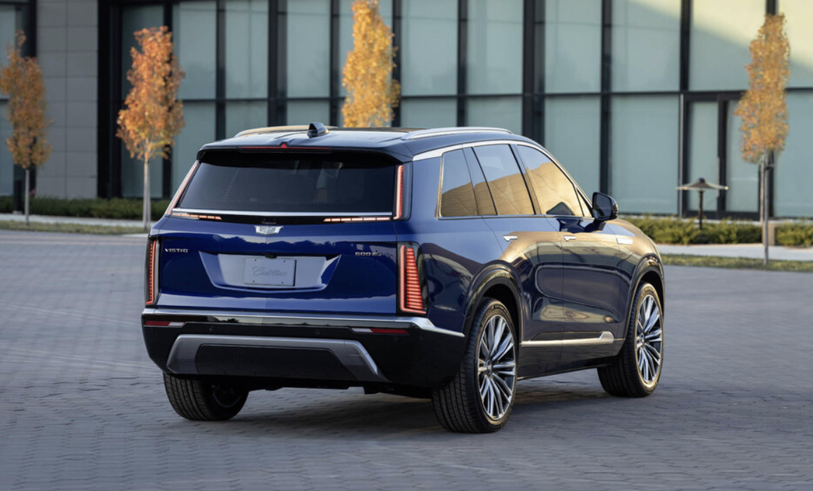 미래가 도로 위로 날아왔다 &mdash; 2026 캐딜락 에스컬레이드 IQ, 진짜 끝판왕 전기 럭셔리 SUV의 실체