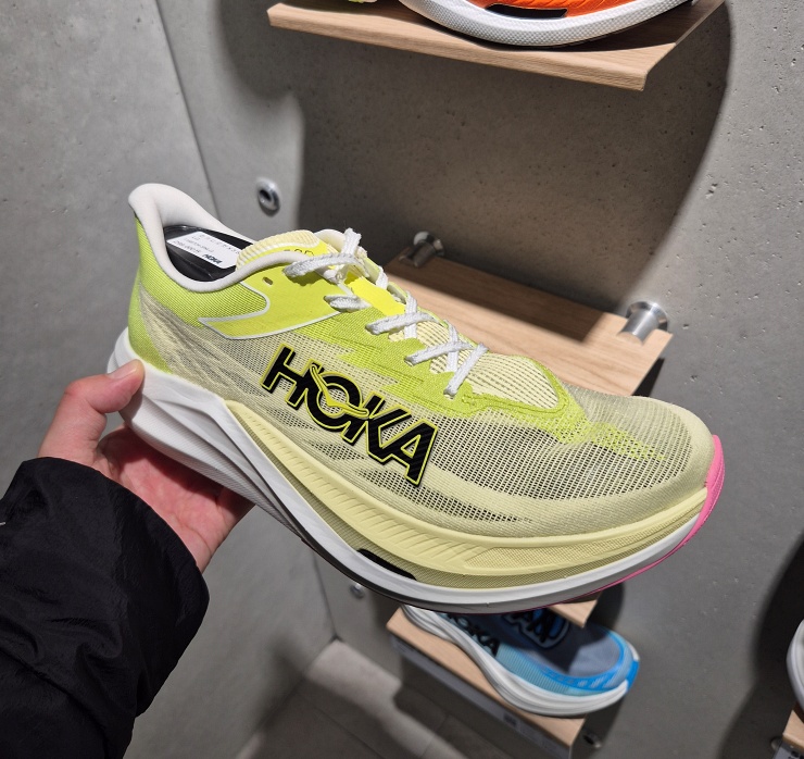 호카 로켓 X 3 마라톤 레이싱화