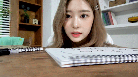 화보촬영중 민주모습