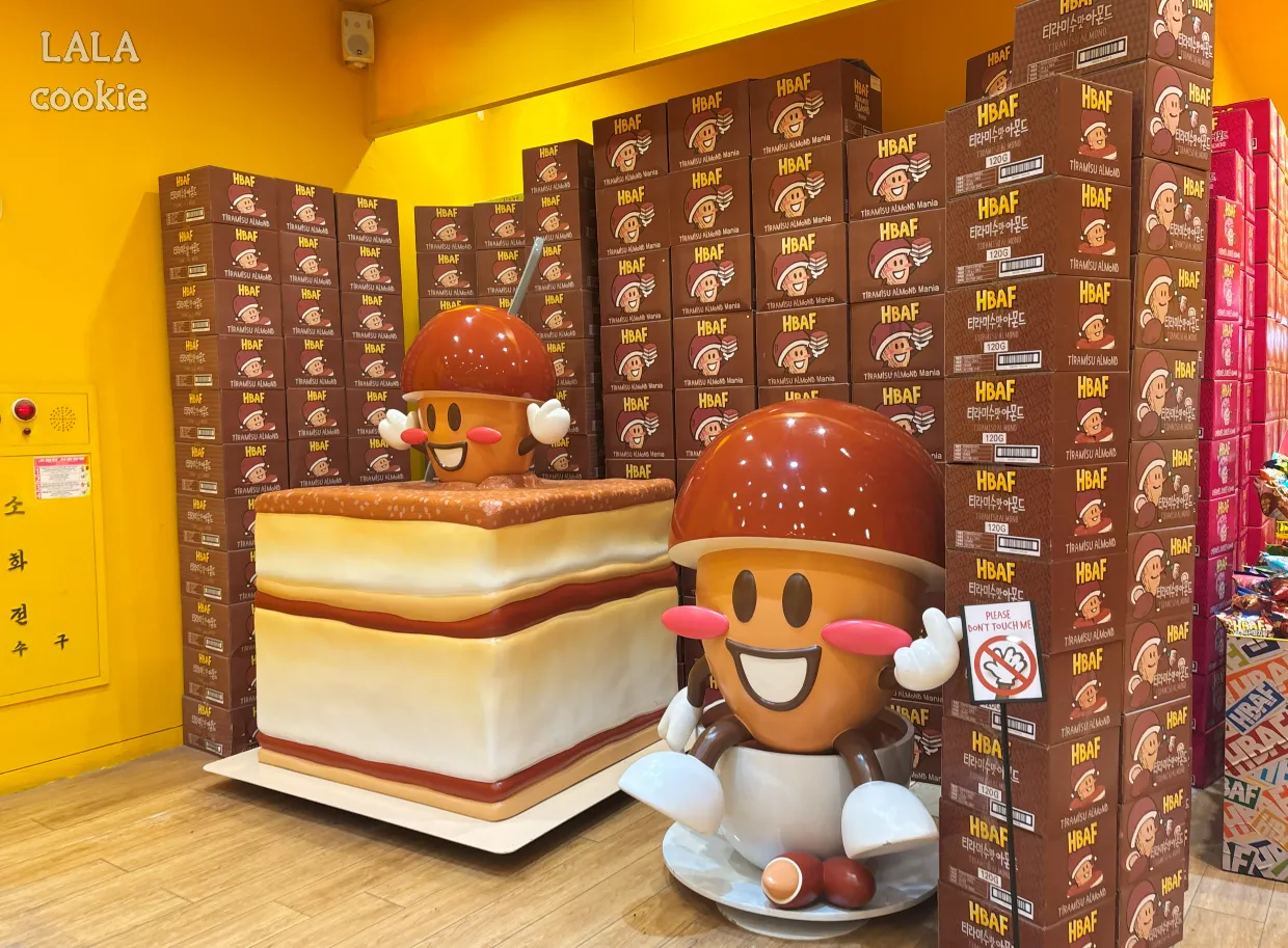 서울-명동-핫플-바프-아몬드-스토어-과자들-티라미수맛