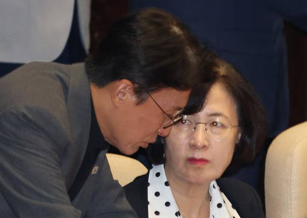 추미애 박시영 용역계약