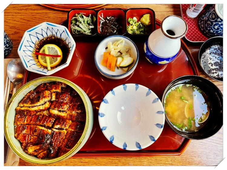 줄서는식당-서울-강남-장어덮밥-생연어덮밥-힙포-맛집