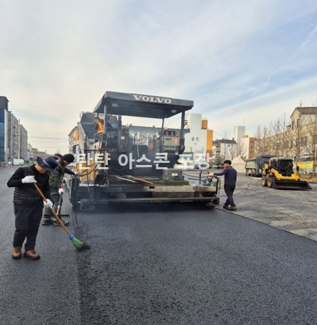 아스콘 포장 장비 종류 피니셔 탄탄 아스콘