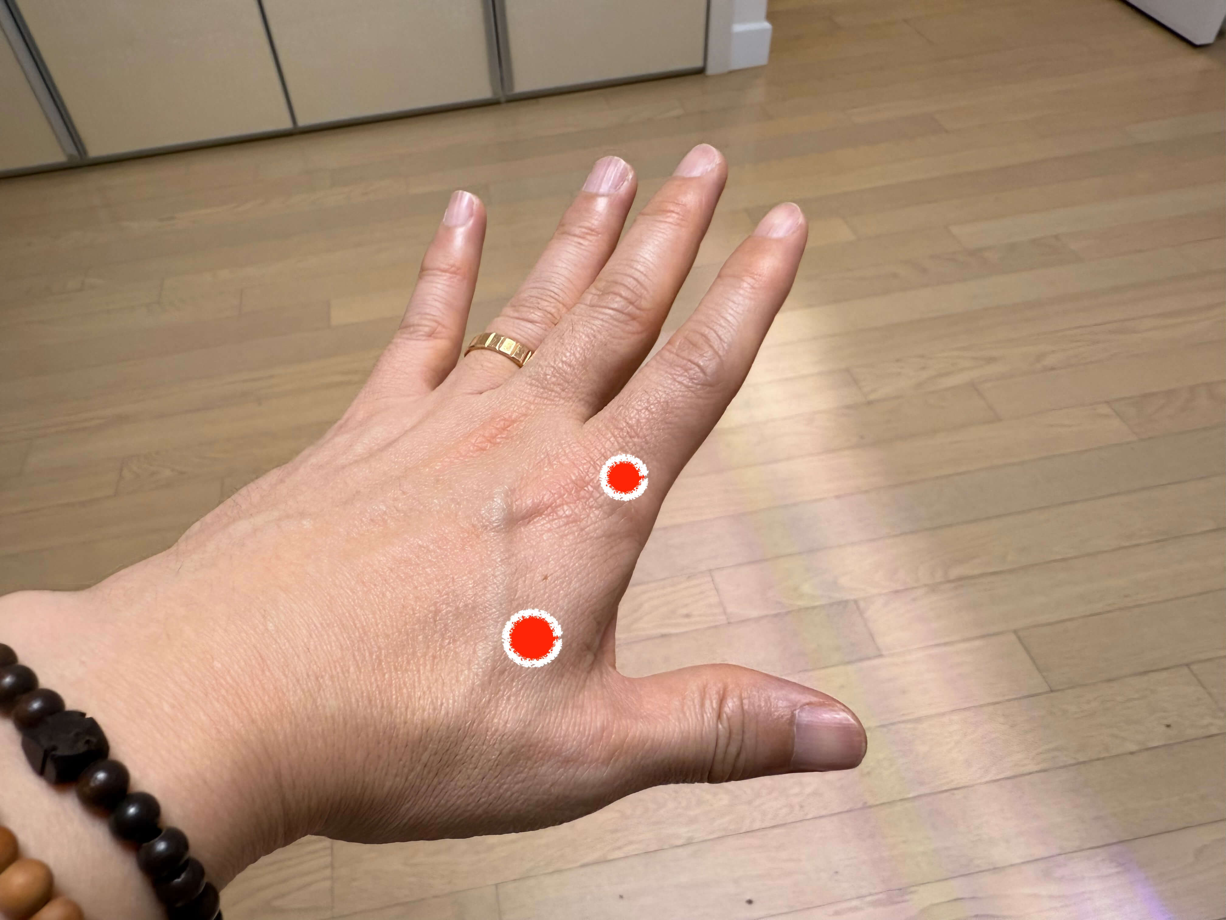 소화안될떄 지압 위치