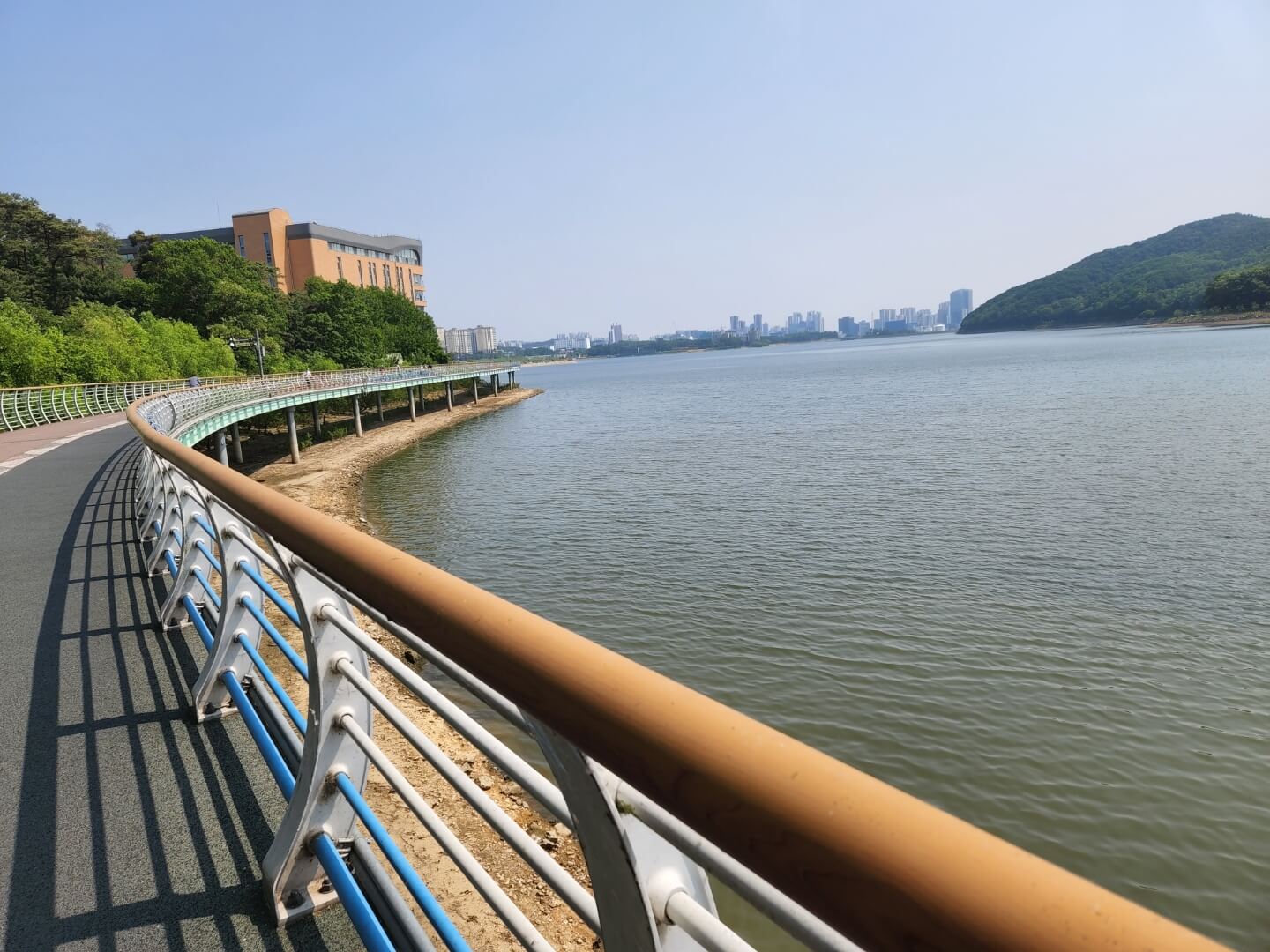 기흥호수공원 다리 산책길