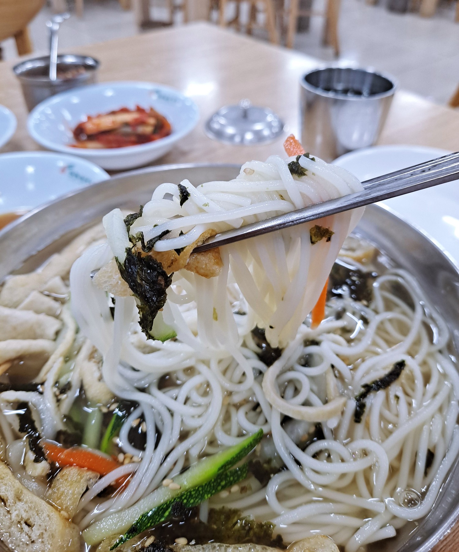 망향 잔치국수 한젓가락