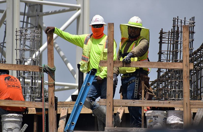 근로자 사진 픽사베이 제공