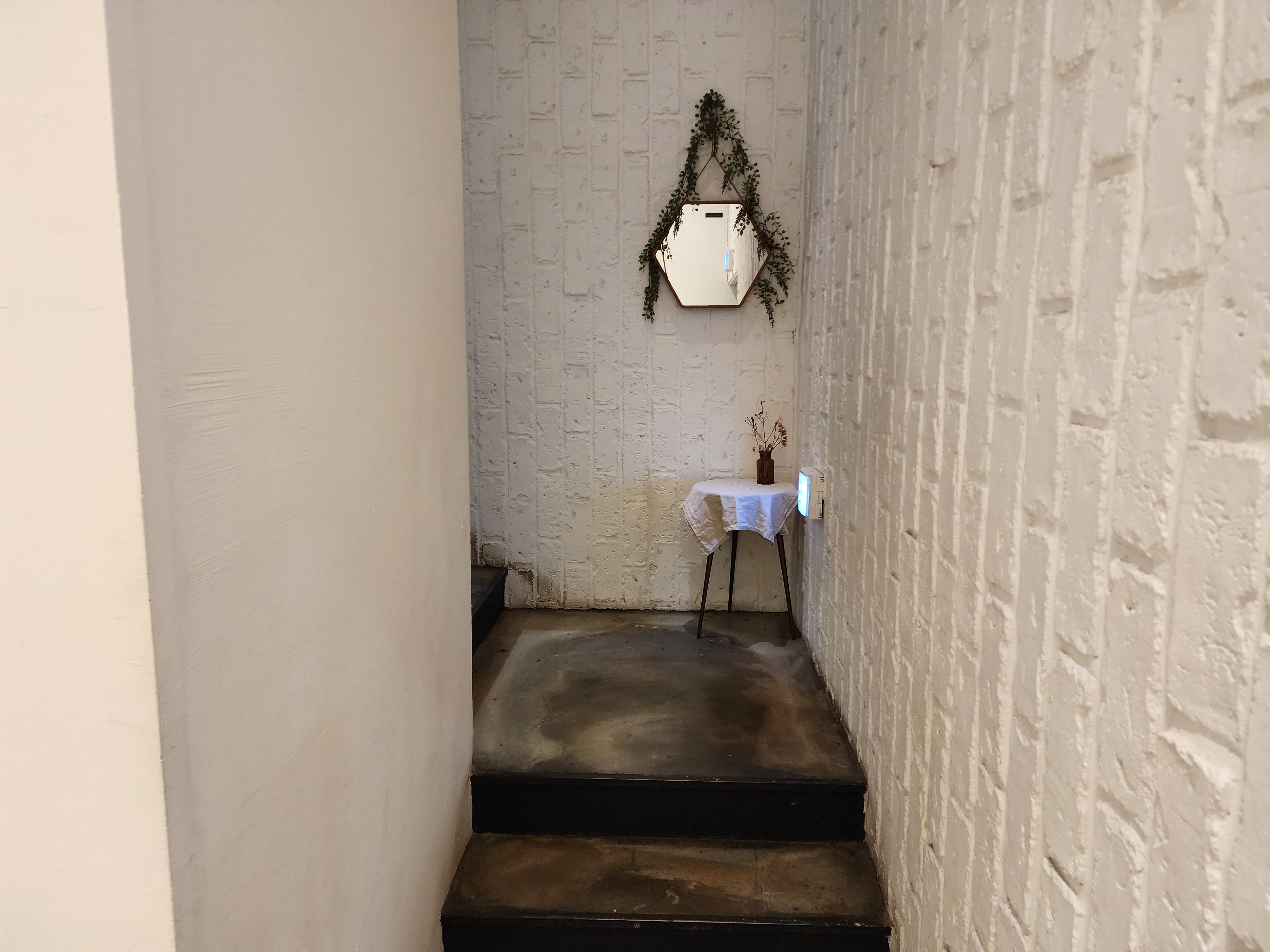 아띠랑스 카페 2층으로 가는 계단