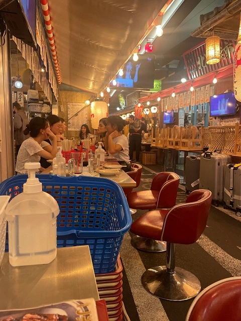 시부야 요코초 거리 이자카야 실내