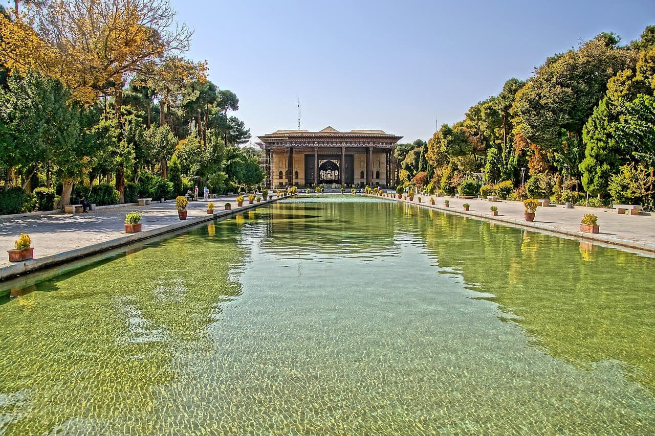 이란의 전통 정원 양식과 자연관의 반영