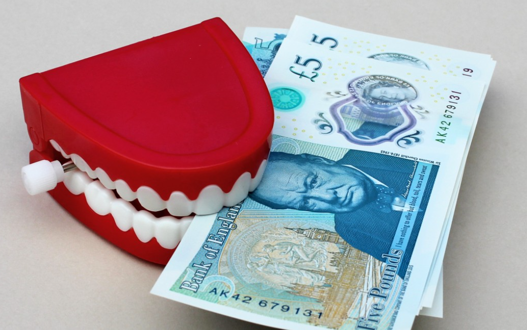 지출을 통제한다는 것을 보여주는 사진