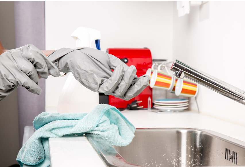 싱크대 주변과 타일 벽면의 기름때 청소법