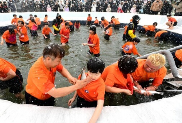 2025 화천 산천어축제 완벽 가이드 일정, 체험, 꿀팁 총정리!