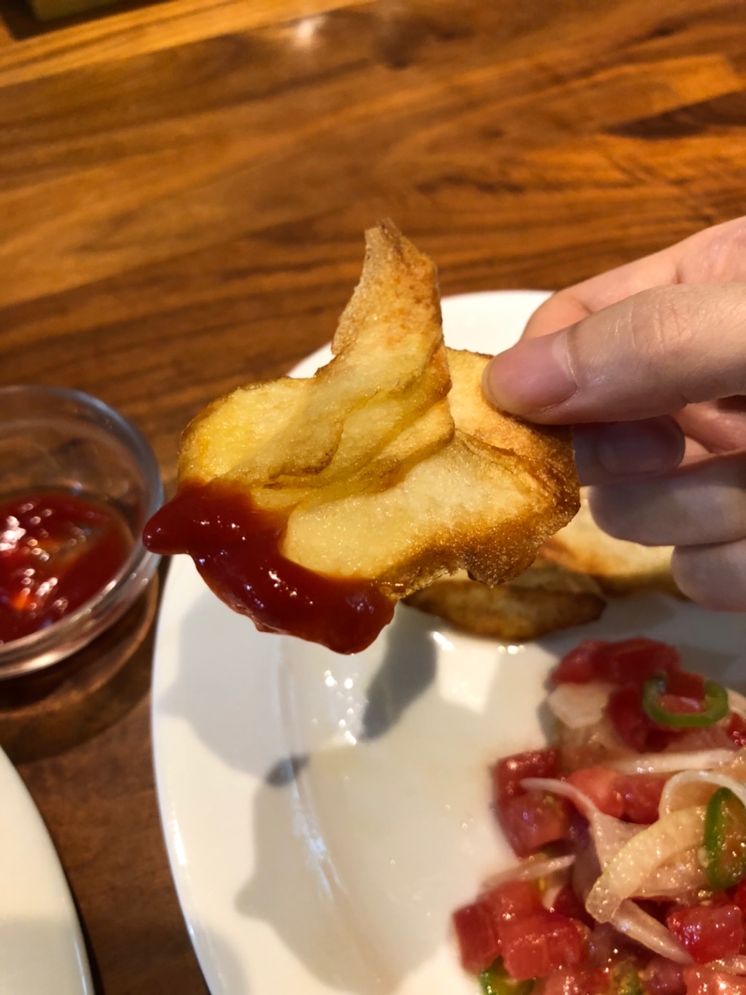 완성된브런치-감자튀김과-케첩