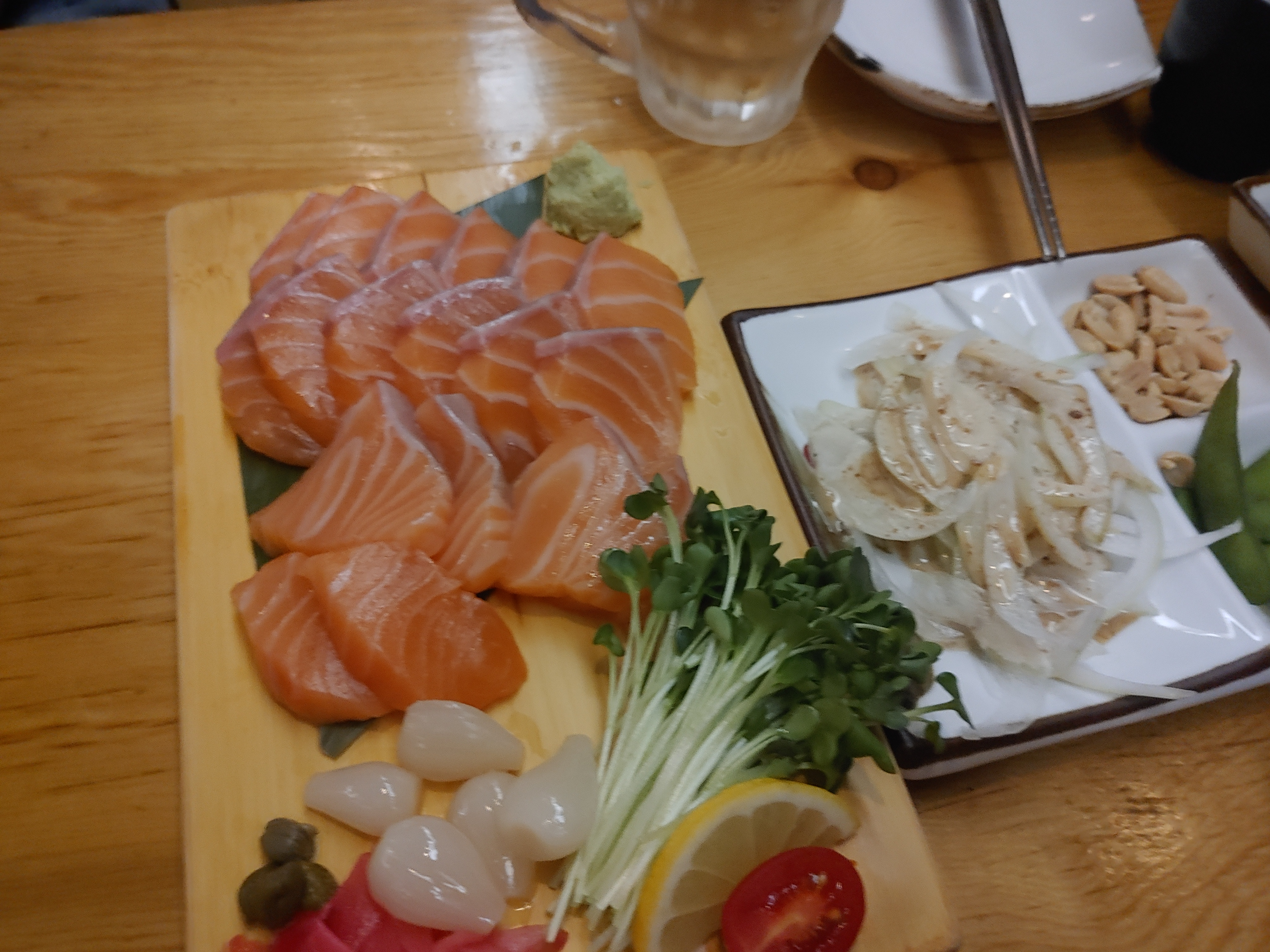 연어마을의 연어회